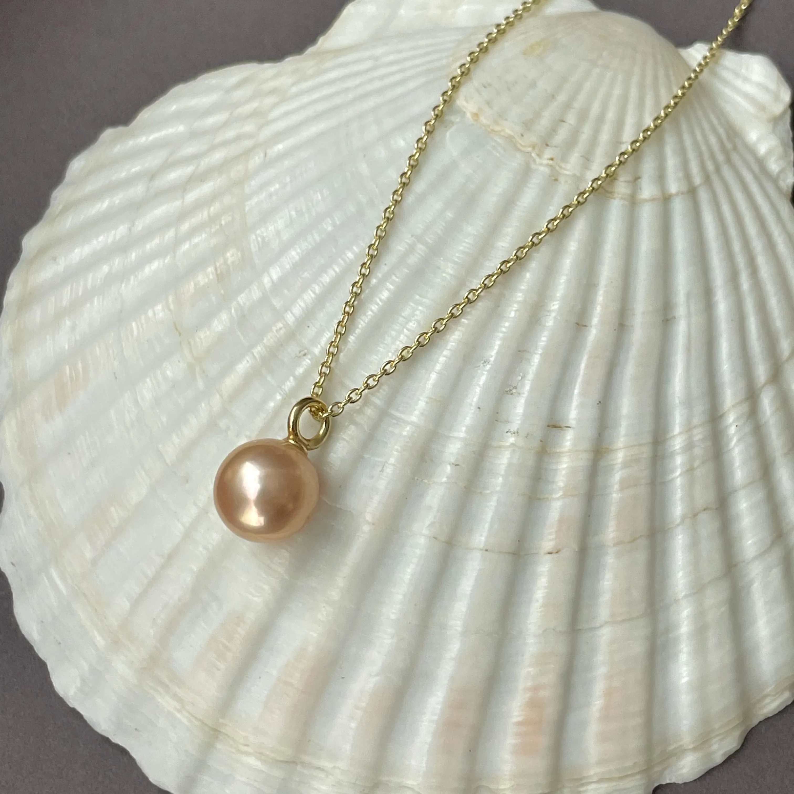 11mm metallic luster soft apricot color Japan Kasumi pearl pendant necklace