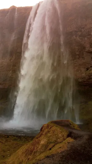 b-w-sunset-over-the-great-waterfall