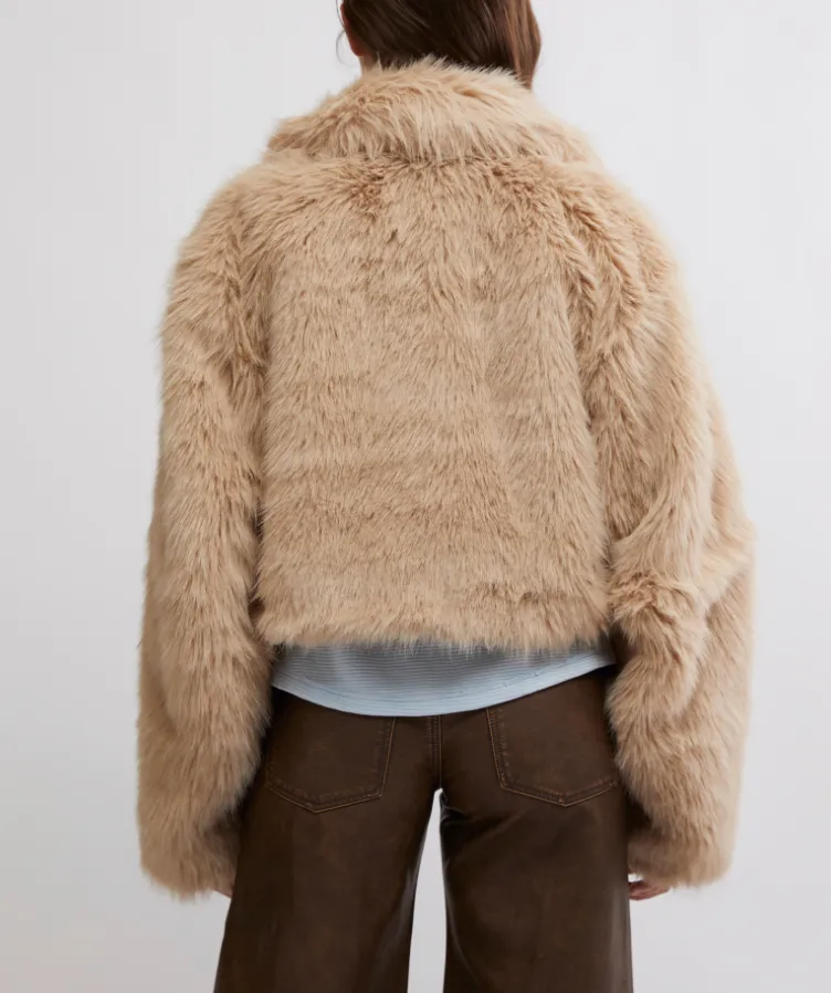 Collared Fur Cropped Coat