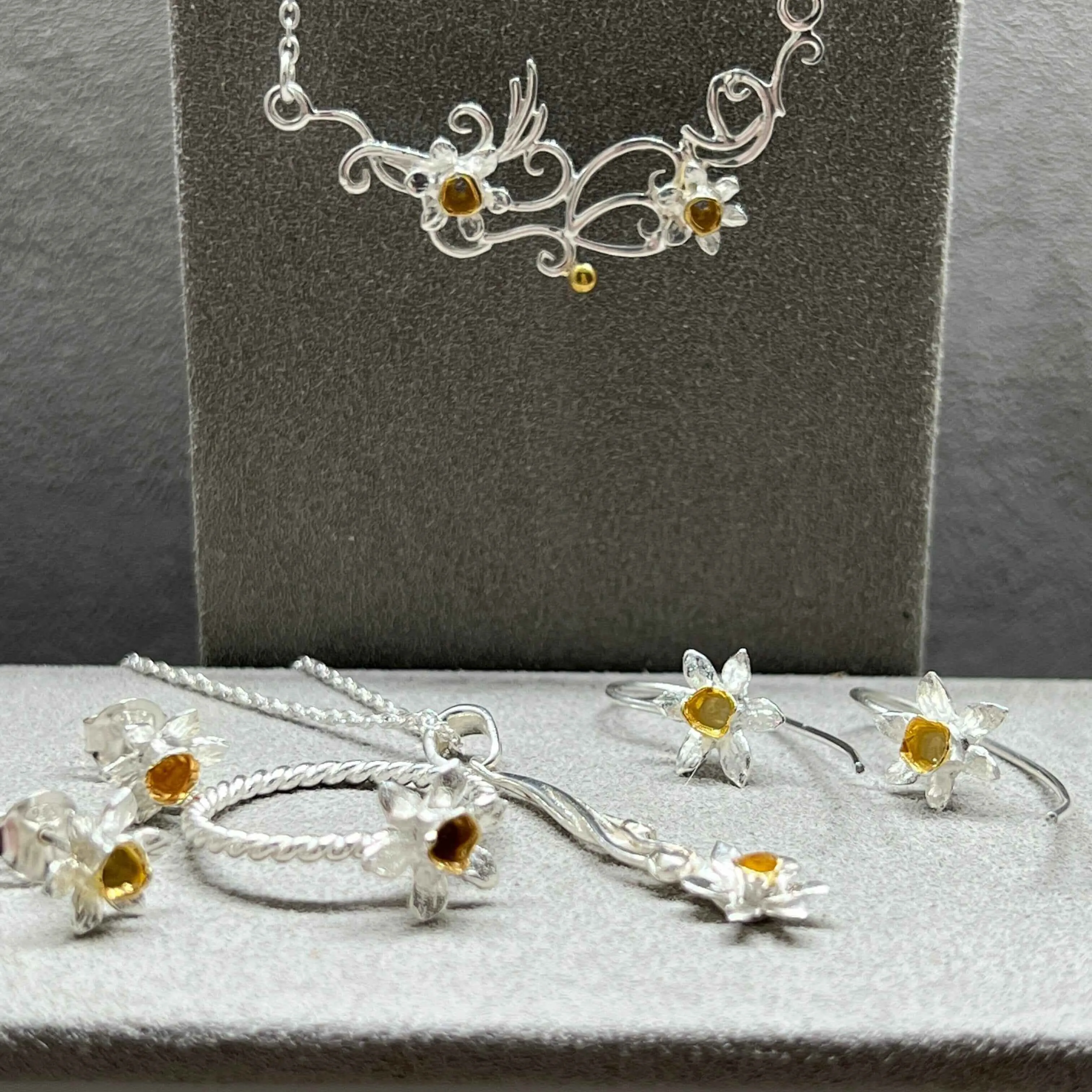 Daffodil Flower Pendant in Sterling Silver & 18 Carat Gold