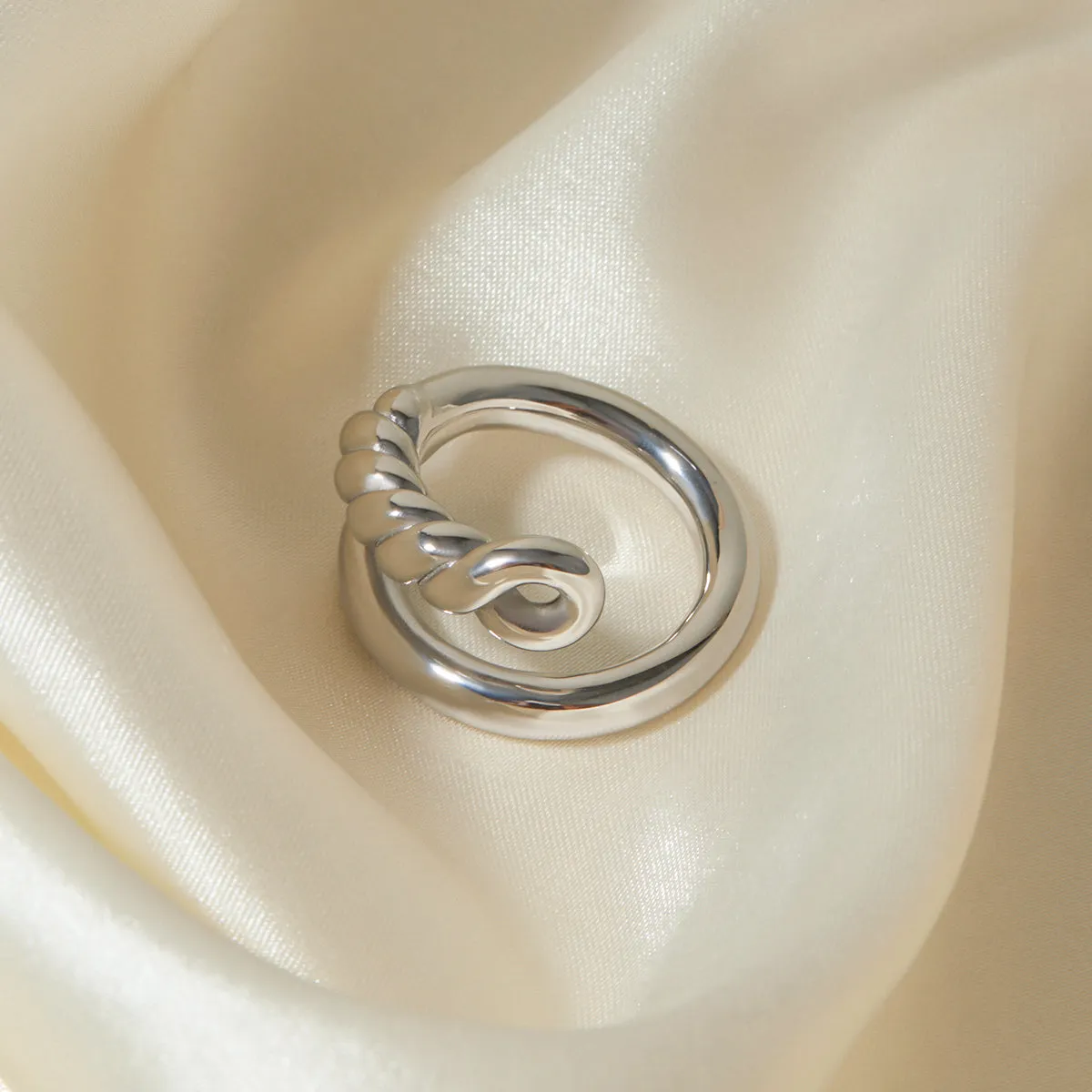 TEEK - Stainless Steel Knot Bypass Ring