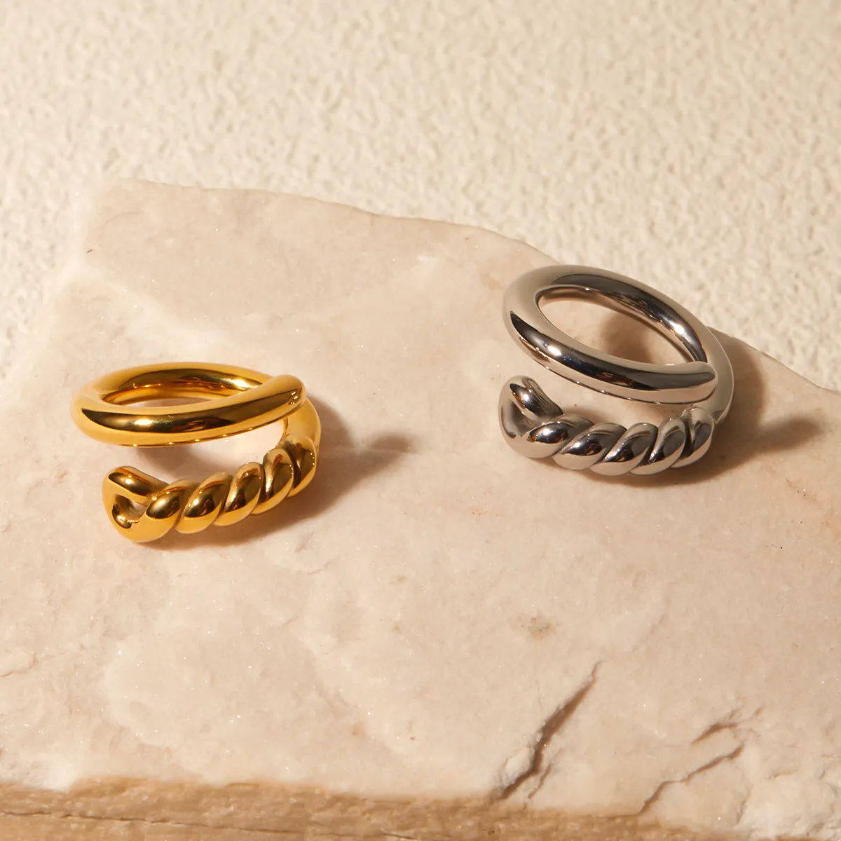 TEEK - Stainless Steel Knot Bypass Ring