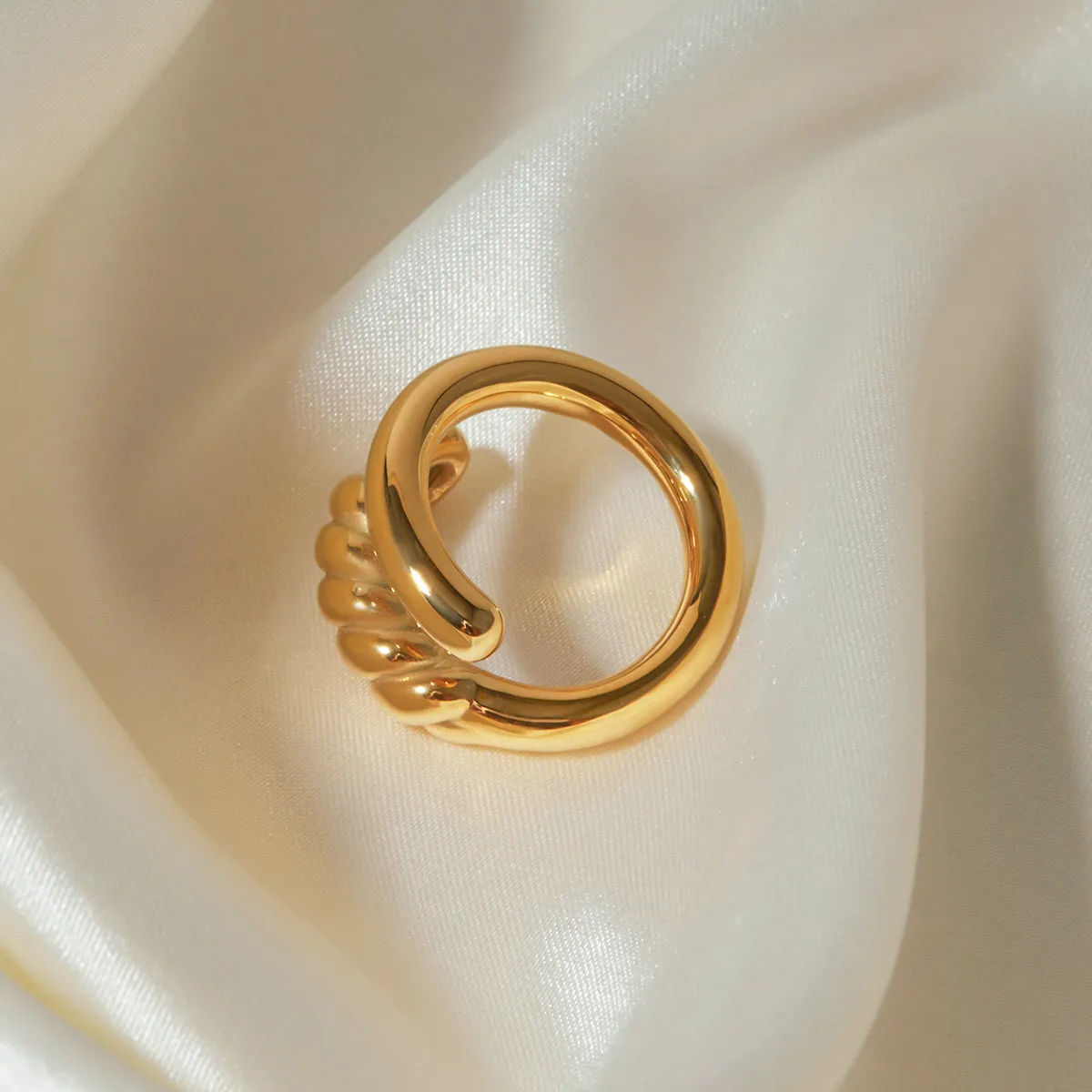 TEEK - Stainless Steel Knot Bypass Ring